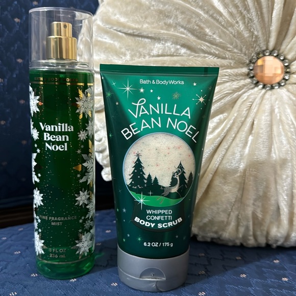 Bath & Body Works Other - BATH & BODY WORKS SET. . . VANILLA BEAN NOEL SCENT